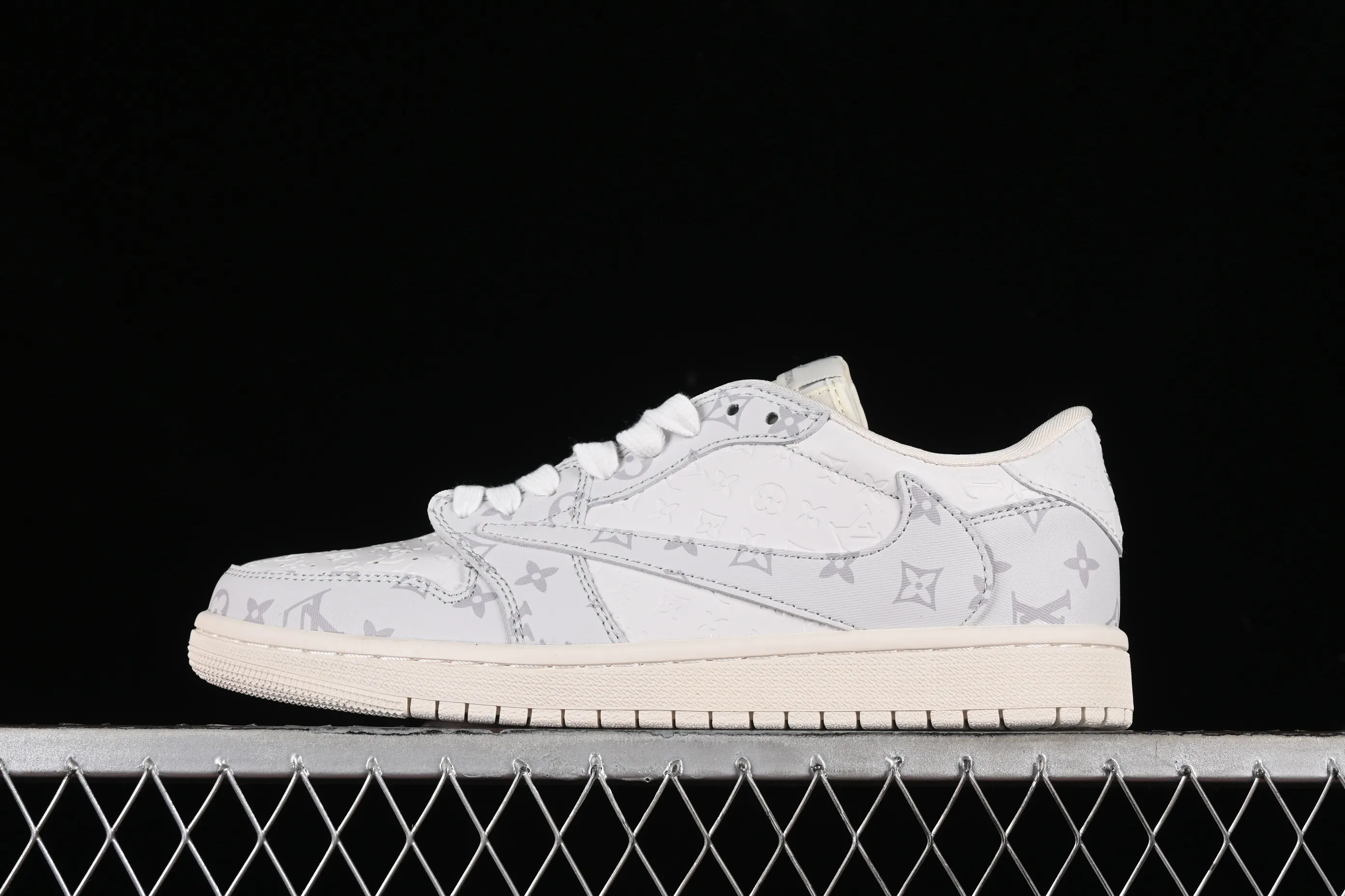 All categories Air Jordan Jordan series basketball shoes Air Jordan 1 Low High-end customized low-top sneakers Special offer Travis Scott x Fragment Design x Jordan Air Jordan 1 Low OG SP AJ1 Joe 1 LV sky blue low-top cultural casual sneakers LX1988-500